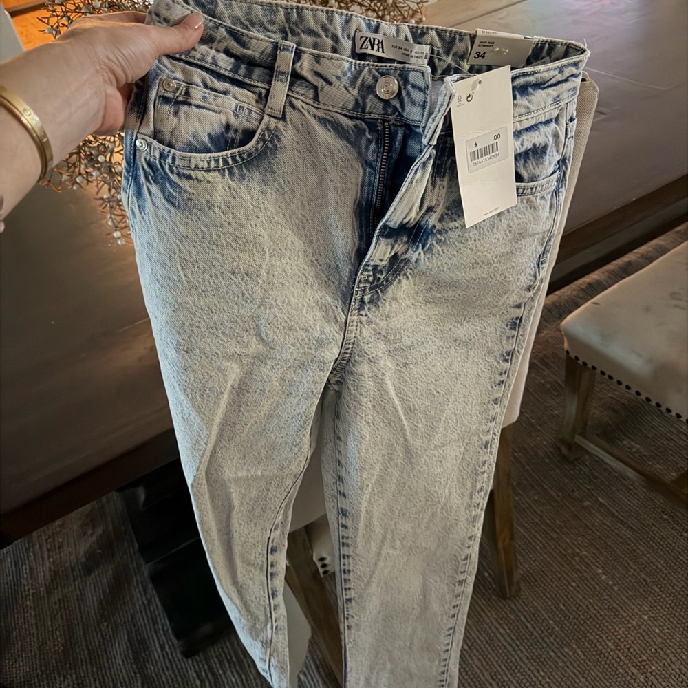 ZARA High-Rise Straight Jeans - Light Blue Acid Wash